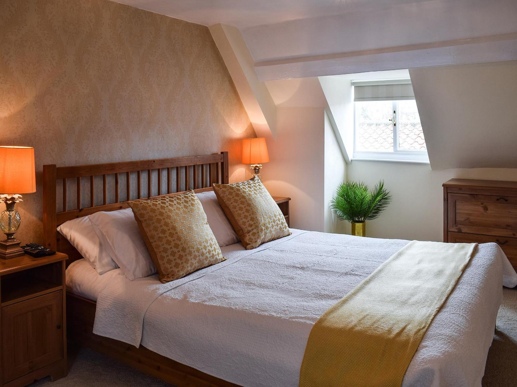 Honeyz Hideaway Villa Уитби Екстериор снимка